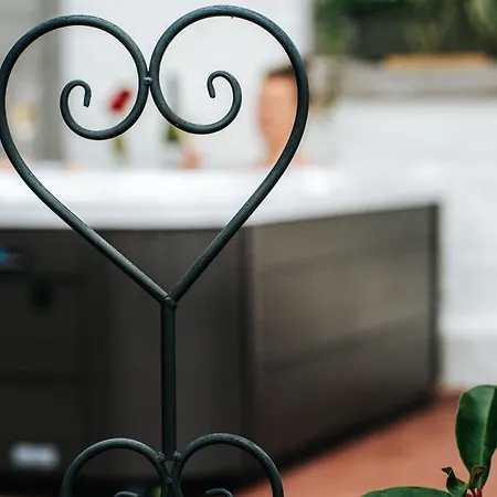 La Complice Des Rails - L'atelier Du Gardien Lodge *