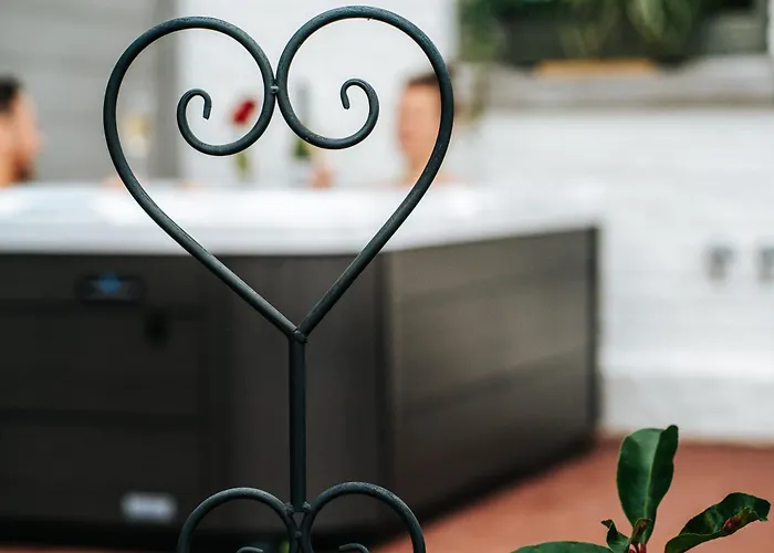 La Complice Des Rails - L'atelier Du Gardien Lodge *